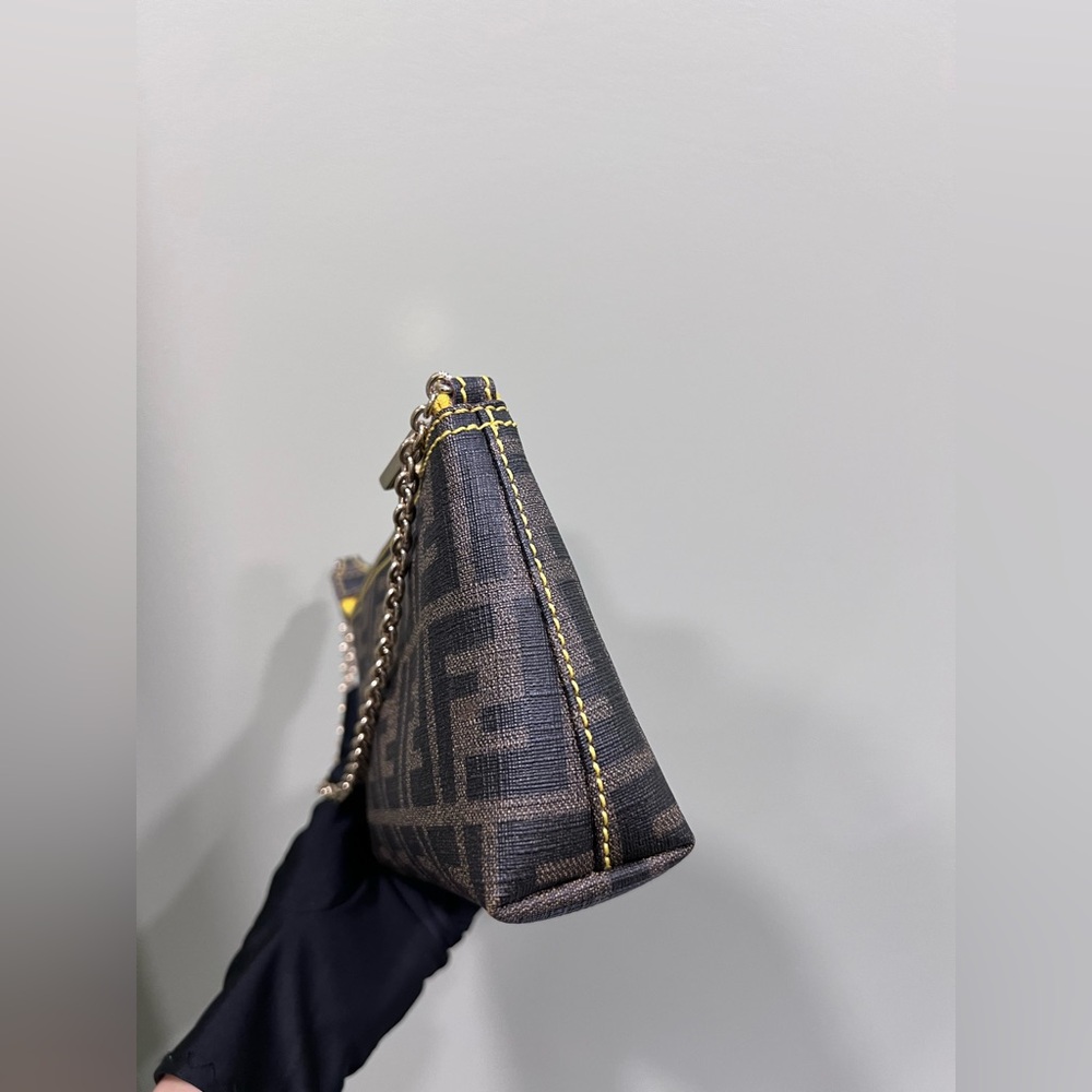 Auth❤️‍🔥Vintage Fendi baguette bag - Picture 11 of 15